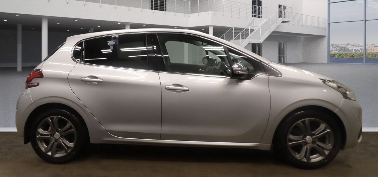 Used Peugeot 208 2015 for sale - 77011774: Photo 9