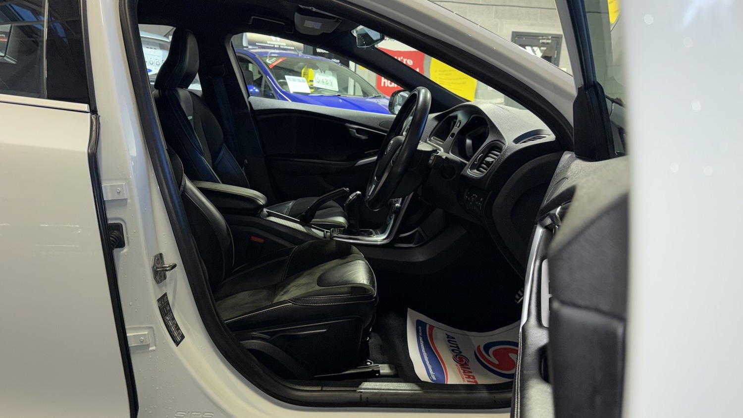 Used Volvo V40 2014 for sale - 77093958: Photo 11