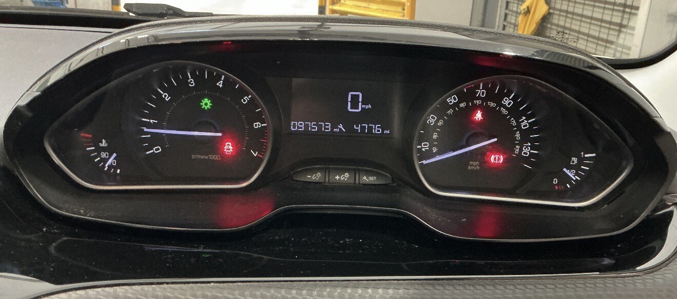 Used Peugeot 2008 2017 for sale - 77973724: Photo 8