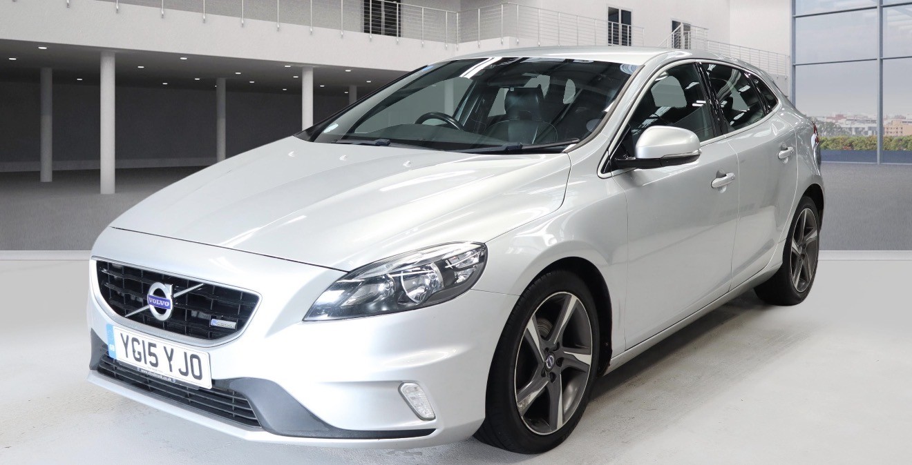 Used Volvo V40 2015 for sale - 76855405: Photo 1