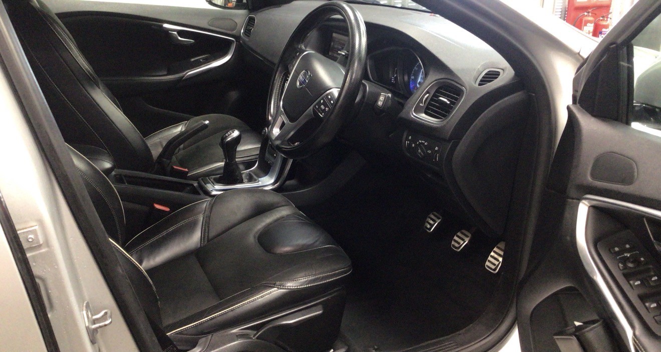 Used Volvo V40 2015 for sale - 76855405: Photo 5