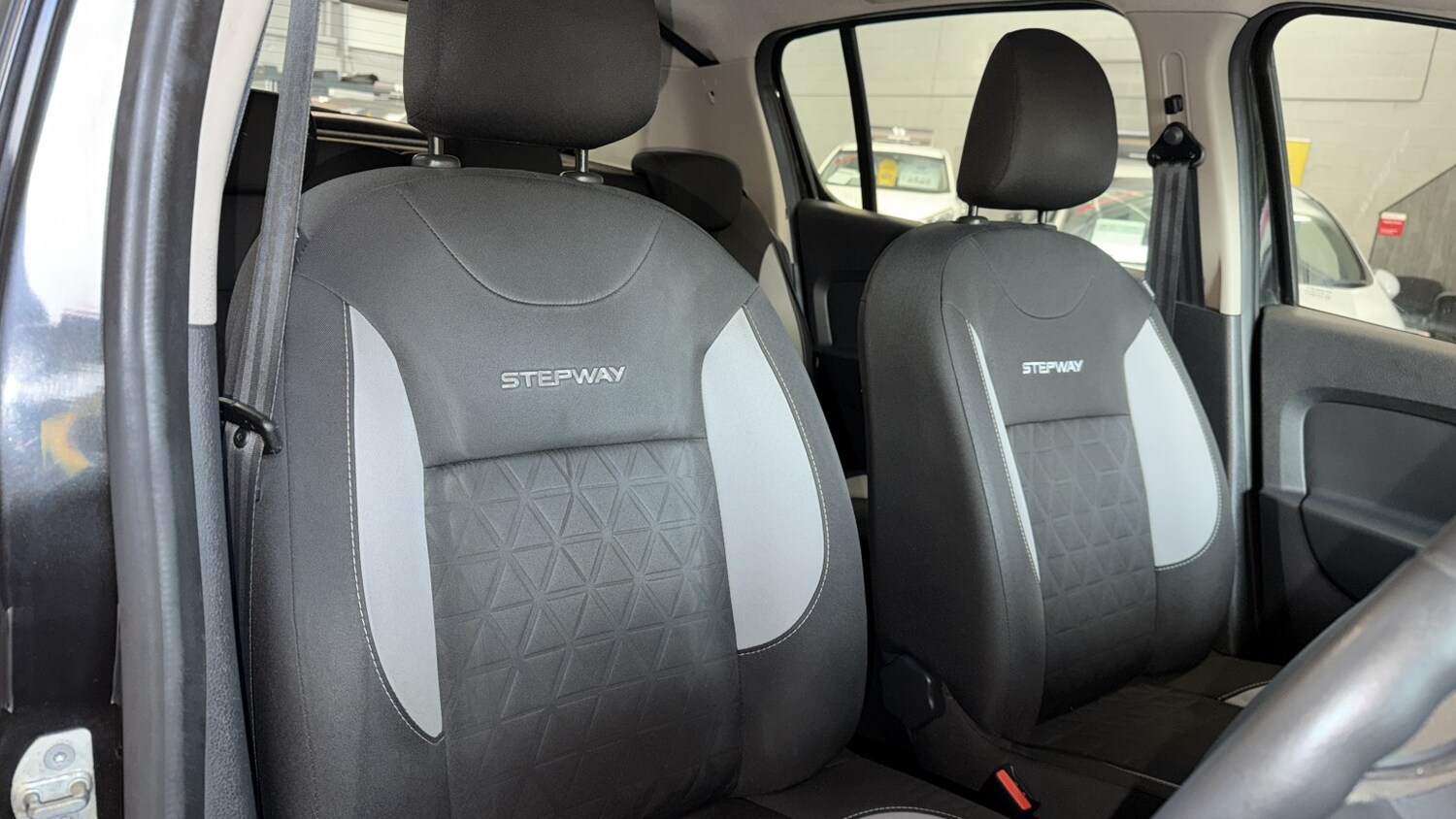 Used Dacia Sandero Stepway 2015 for sale - 76673319: Photo 13