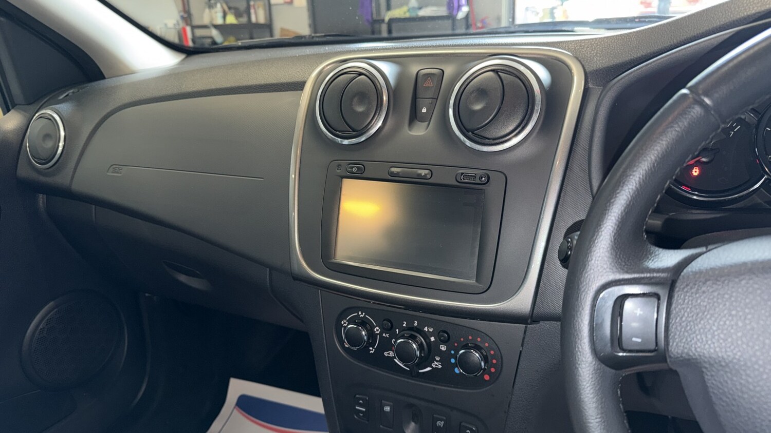 Used Dacia Sandero Stepway 2015 for sale - 76673319: Photo 24