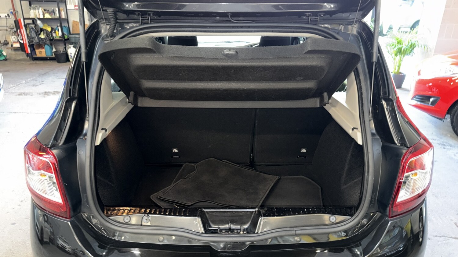 Used Dacia Sandero Stepway 2015 for sale - 76673319: Photo 37