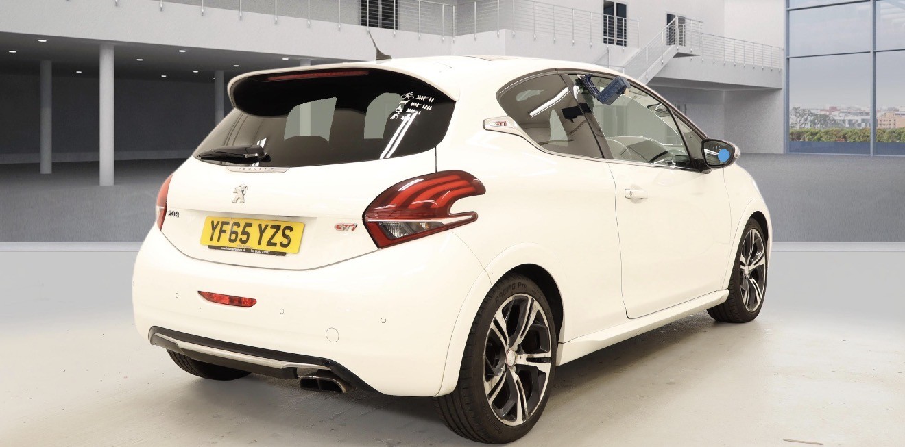 Used Peugeot 208 2015 for sale - 78098238: Photo 4
