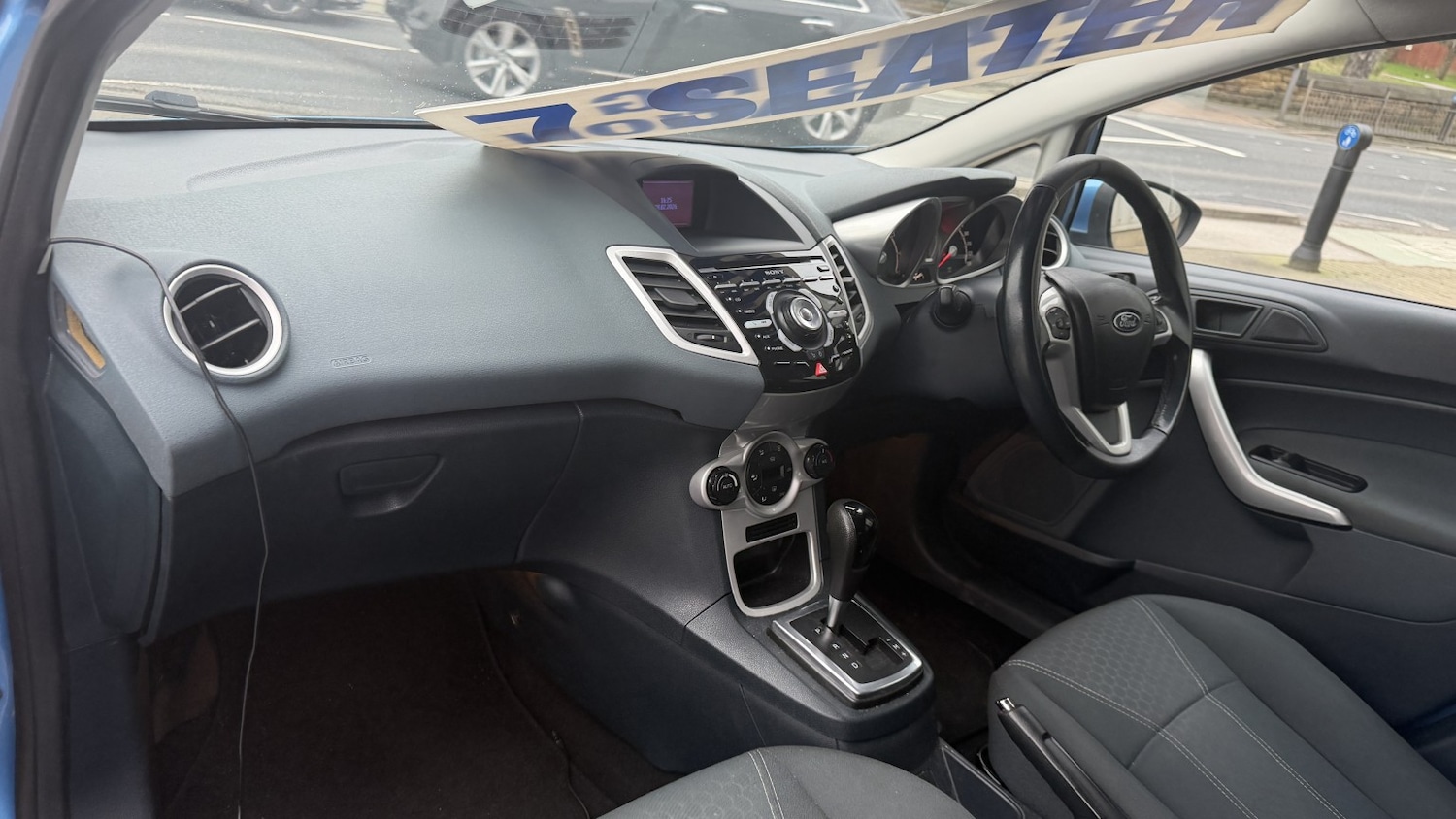 Used Ford Fiesta 2010 for sale - 77603424: Photo 2