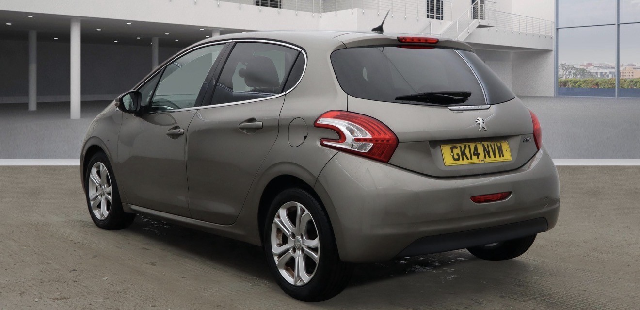 Used Peugeot 208 2014 for sale - 77636988: Photo 2
