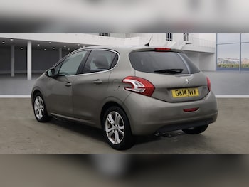Used Peugeot 208 2014 for sale - 77636988: Photo