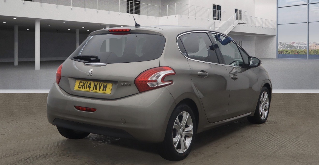 Used Peugeot 208 2014 for sale - 77636988: Photo 4