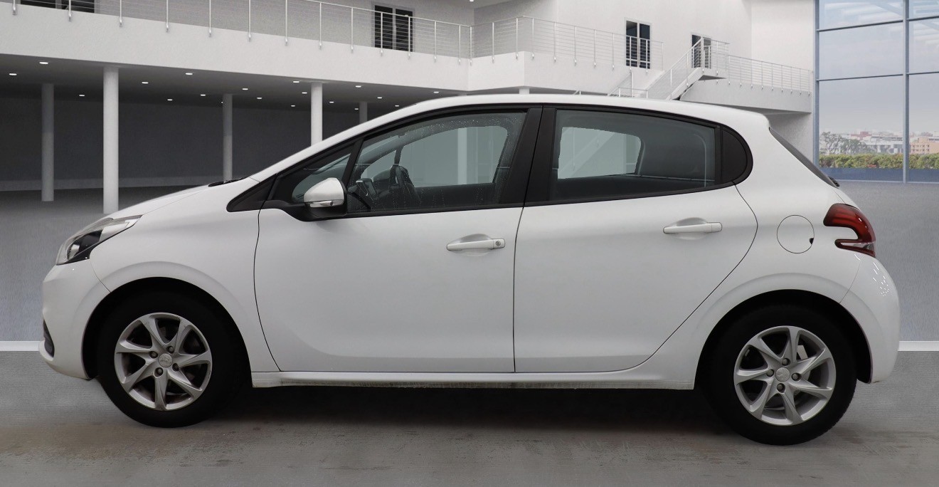 Used Peugeot 208 2016 for sale - 77395242: Photo 10