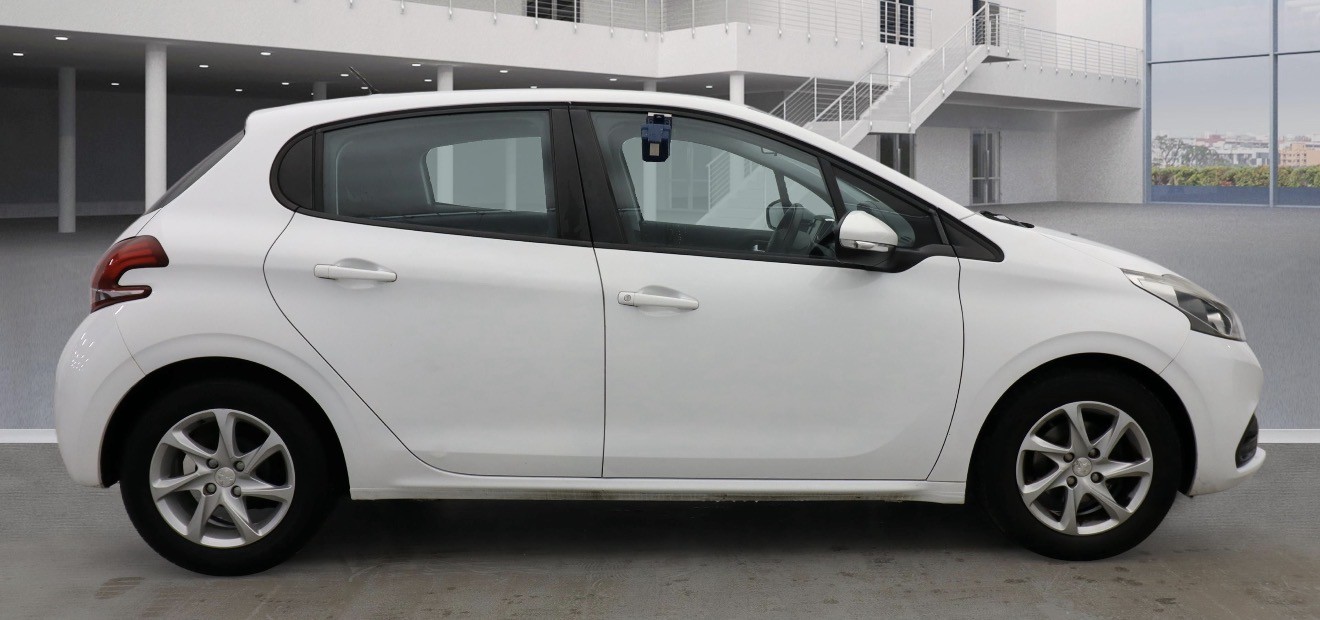 Used Peugeot 208 2016 for sale - 77395242: Photo 9