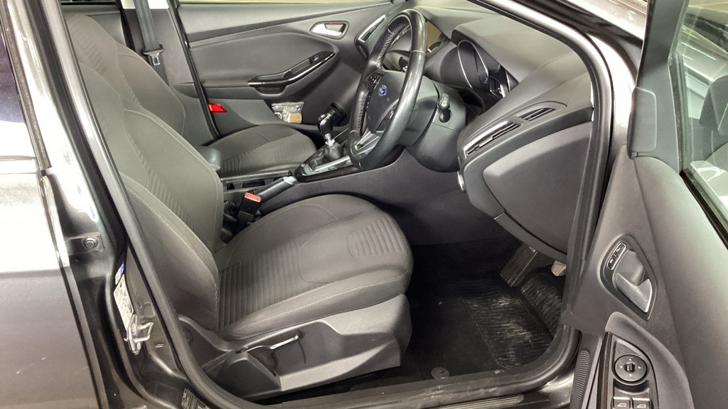 Used Ford Focus 2015 for sale - 78168933: Photo 5