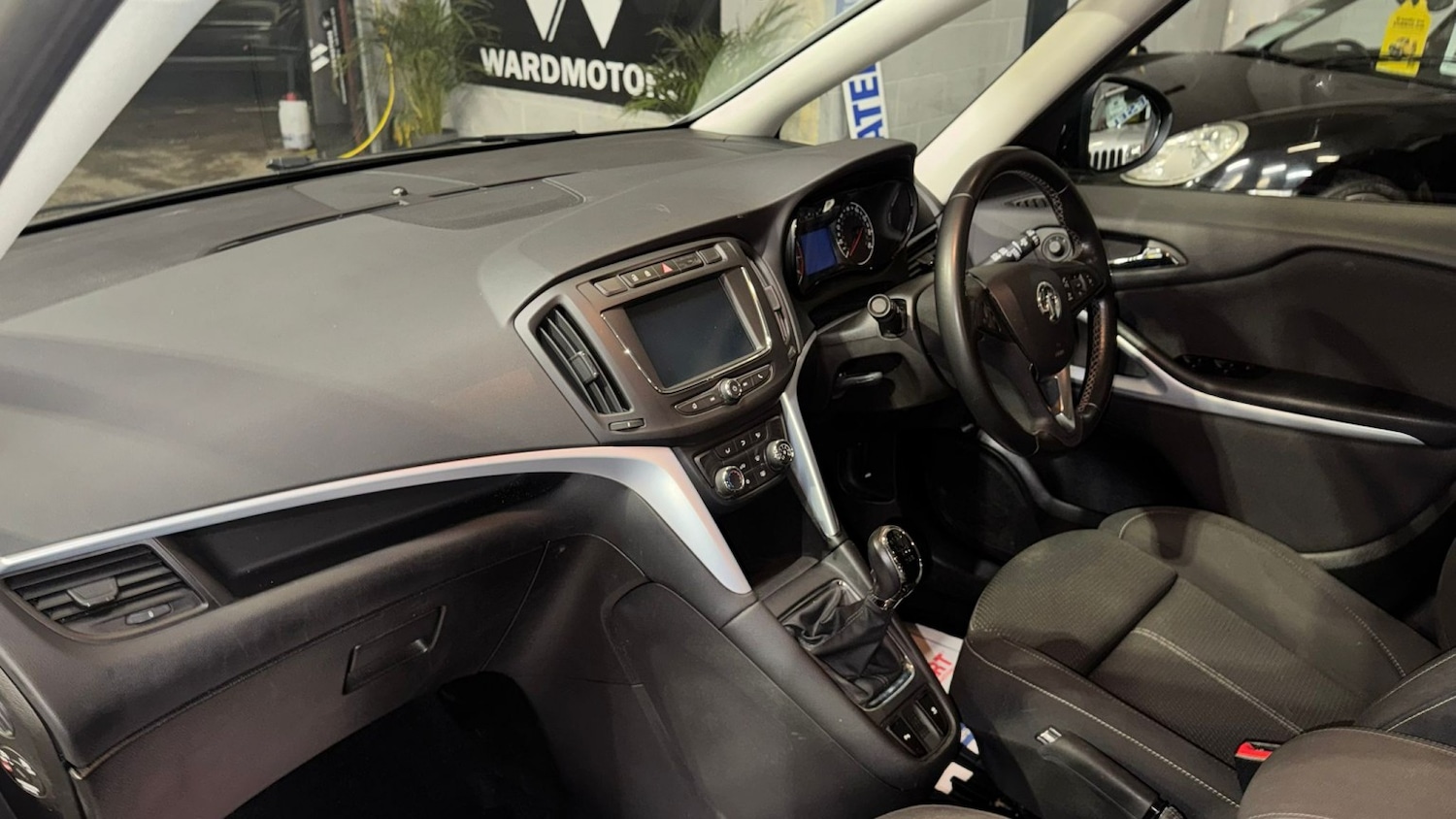 Used Vauxhall Zafira 2018 for sale - 77093936: Photo 18