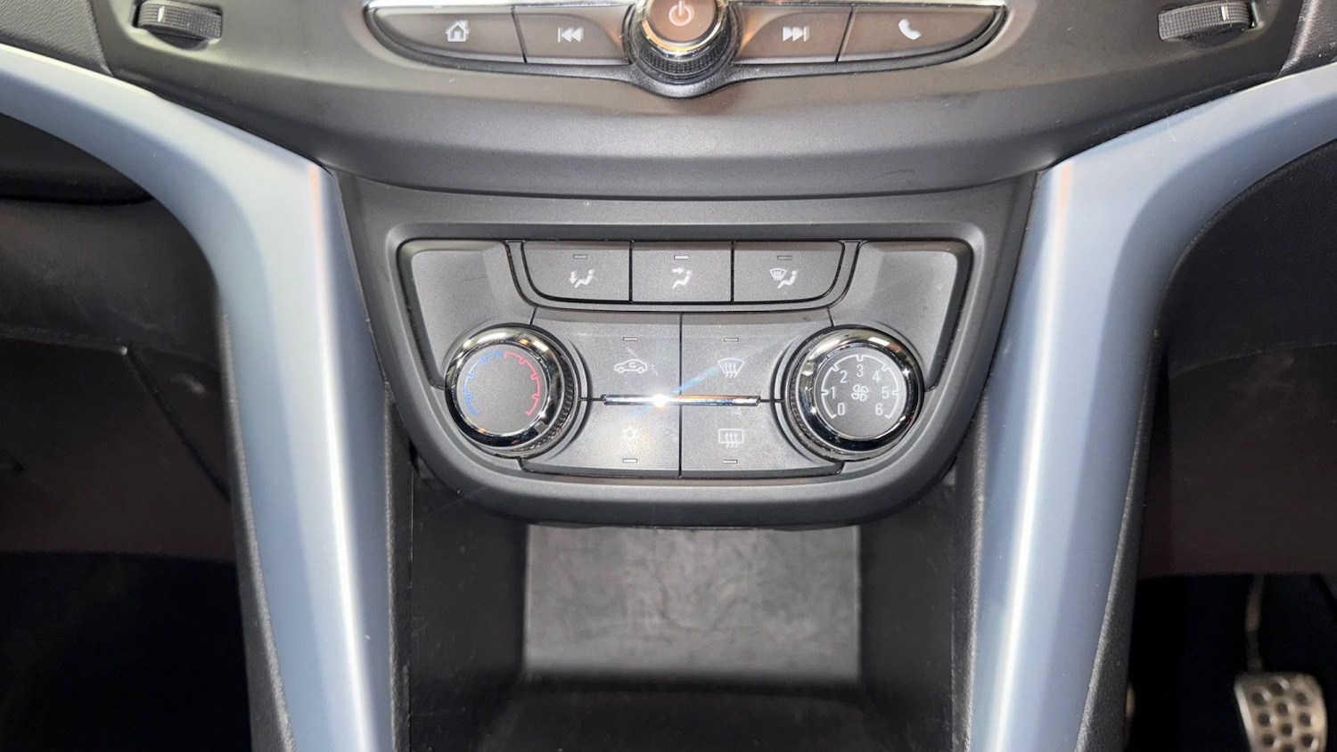 Used Vauxhall Zafira 2018 for sale - 77093936: Photo 26