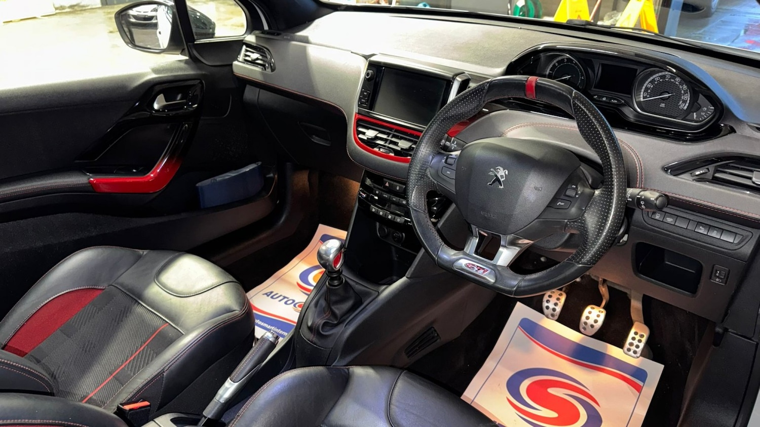 Used Peugeot 208 2015 for sale - 77385203: Photo 12