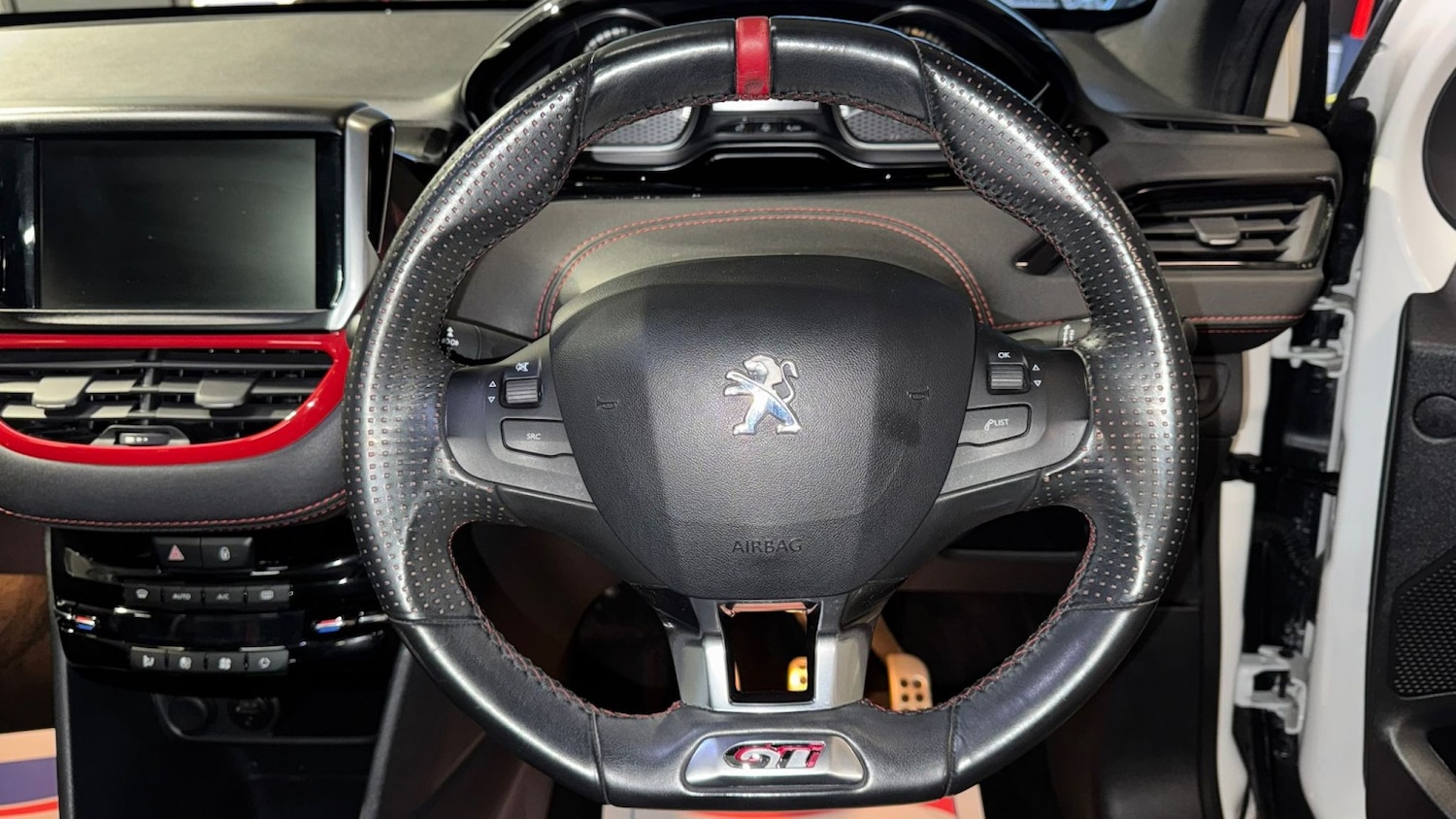 Used Peugeot 208 2015 for sale - 77385203: Photo 22