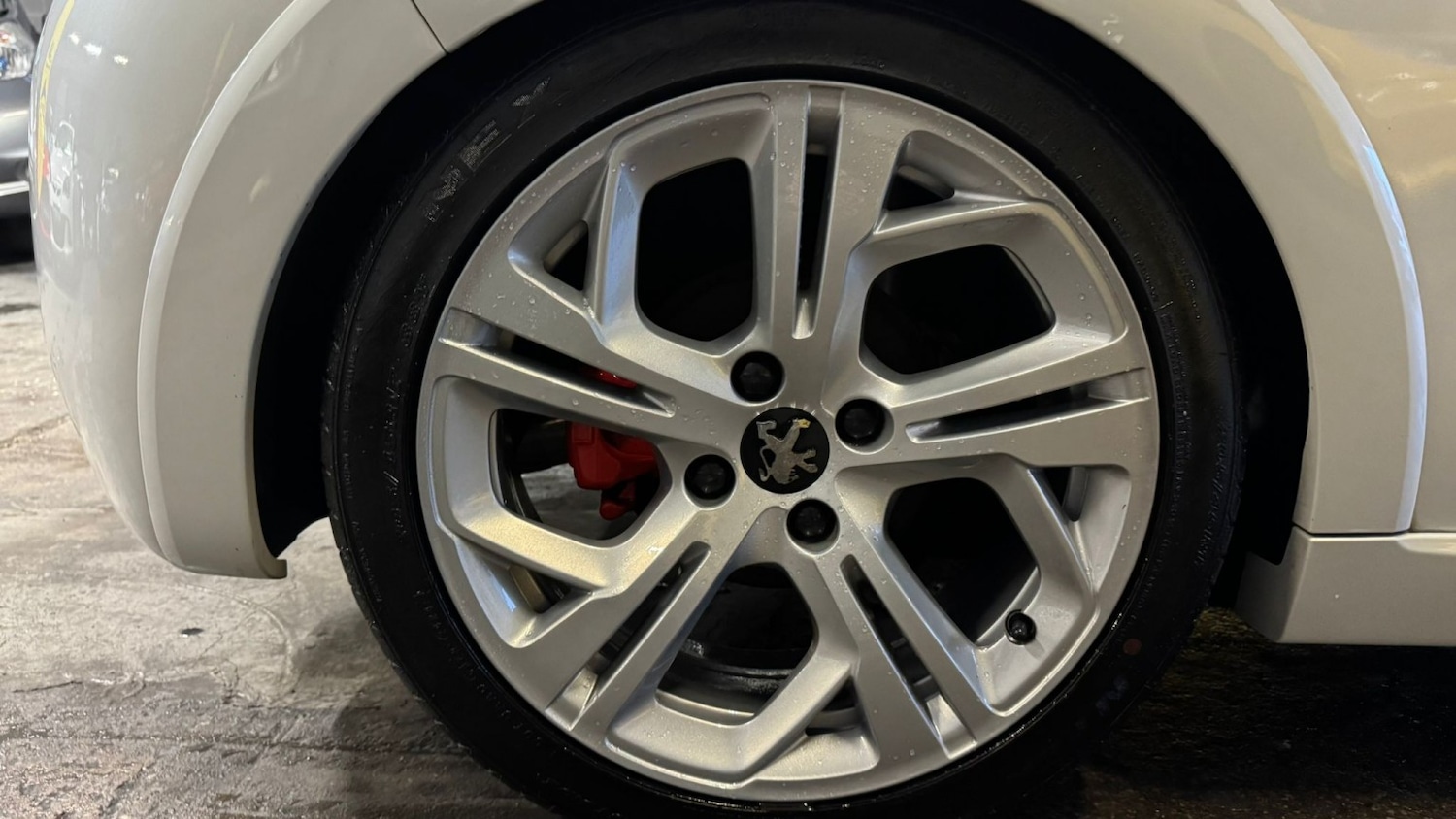 Used Peugeot 208 2015 for sale - 77385203: Photo 32