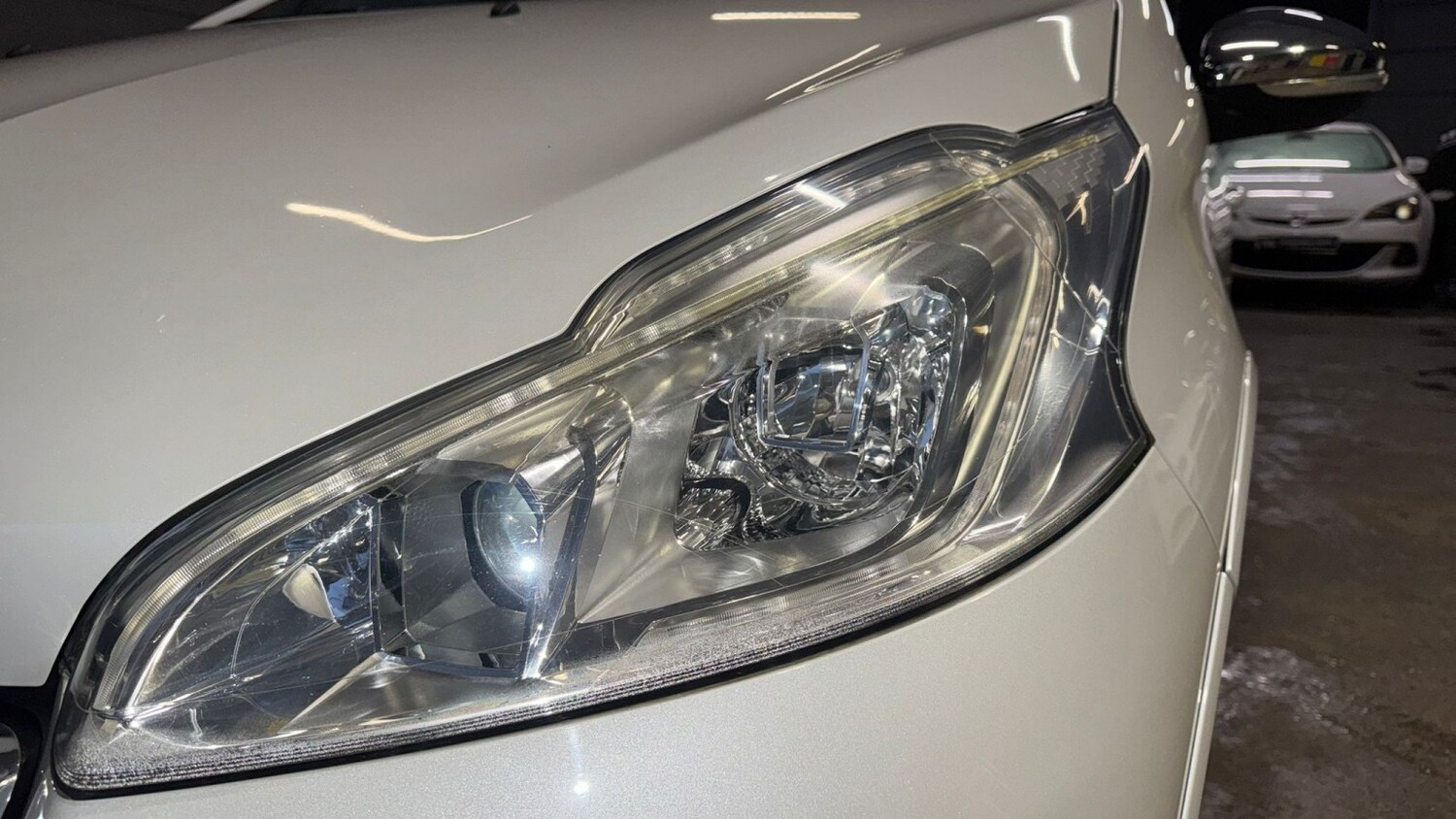 Used Peugeot 208 2015 for sale - 77385203: Photo 47