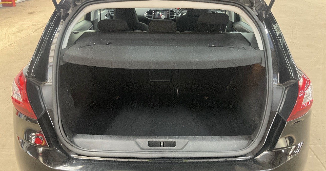 Used Peugeot 308 2015 for sale - 77977160: Photo 11