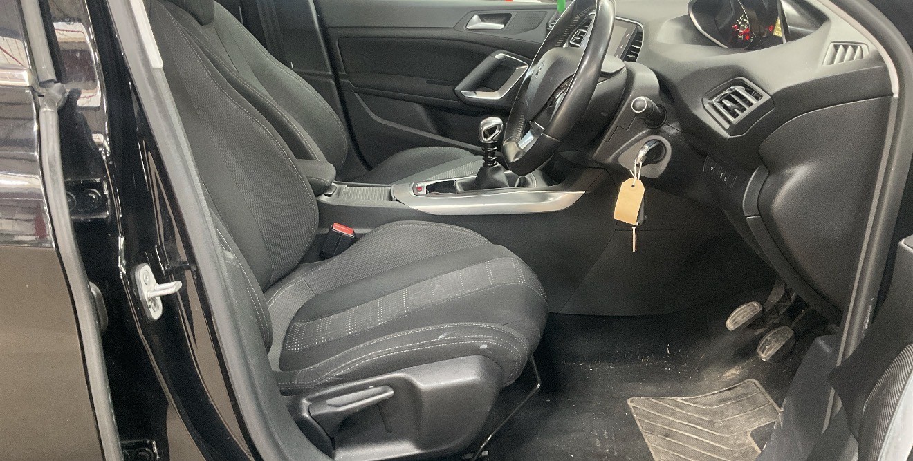 Used Peugeot 308 2015 for sale - 77977160: Photo 5