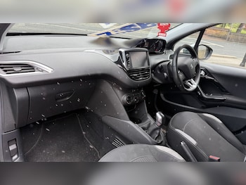 Used Peugeot 208 2015 for sale - 78833517: Photo