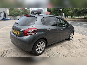 Used Peugeot 208 2015 for sale - 78833517: Photo