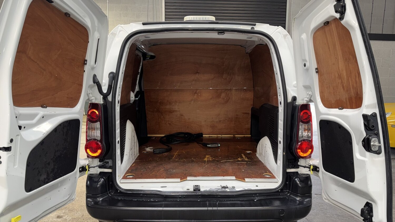 Used Peugeot e-Partner 2018 for sale - 78112157: Photo 32