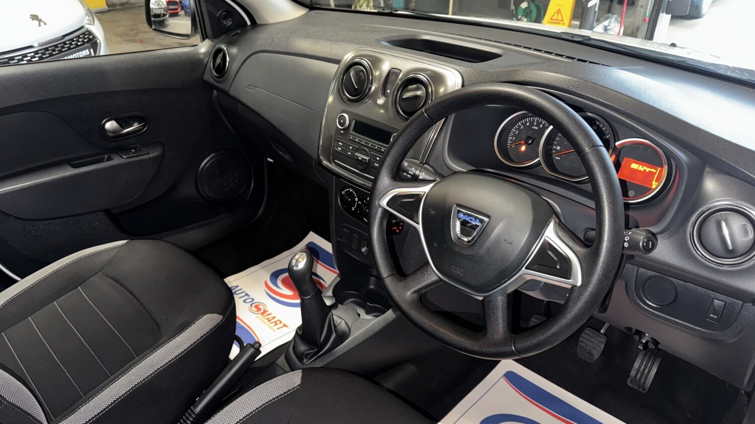 Used Dacia Sandero Stepway 2017 for sale - 77400063: Photo 12