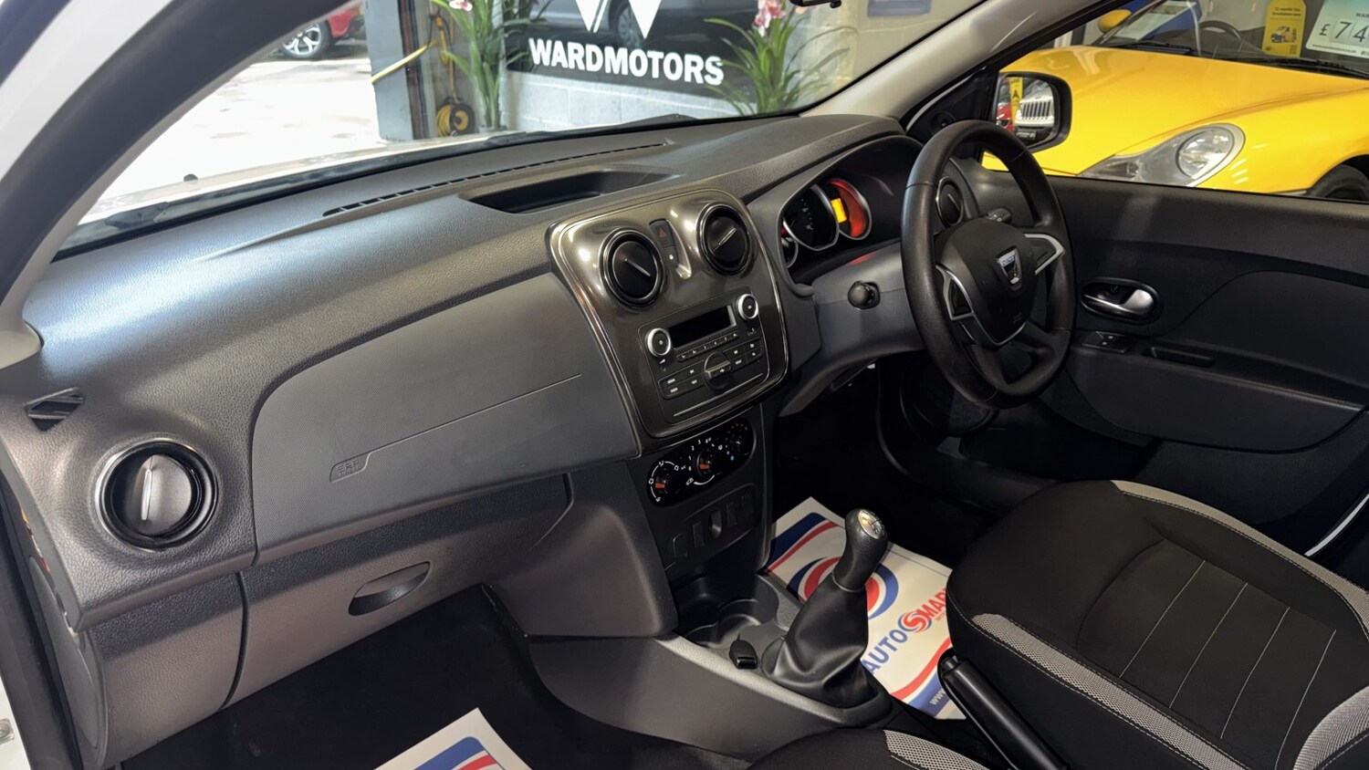 Used Dacia Sandero Stepway 2017 for sale - 77400063: Photo 18