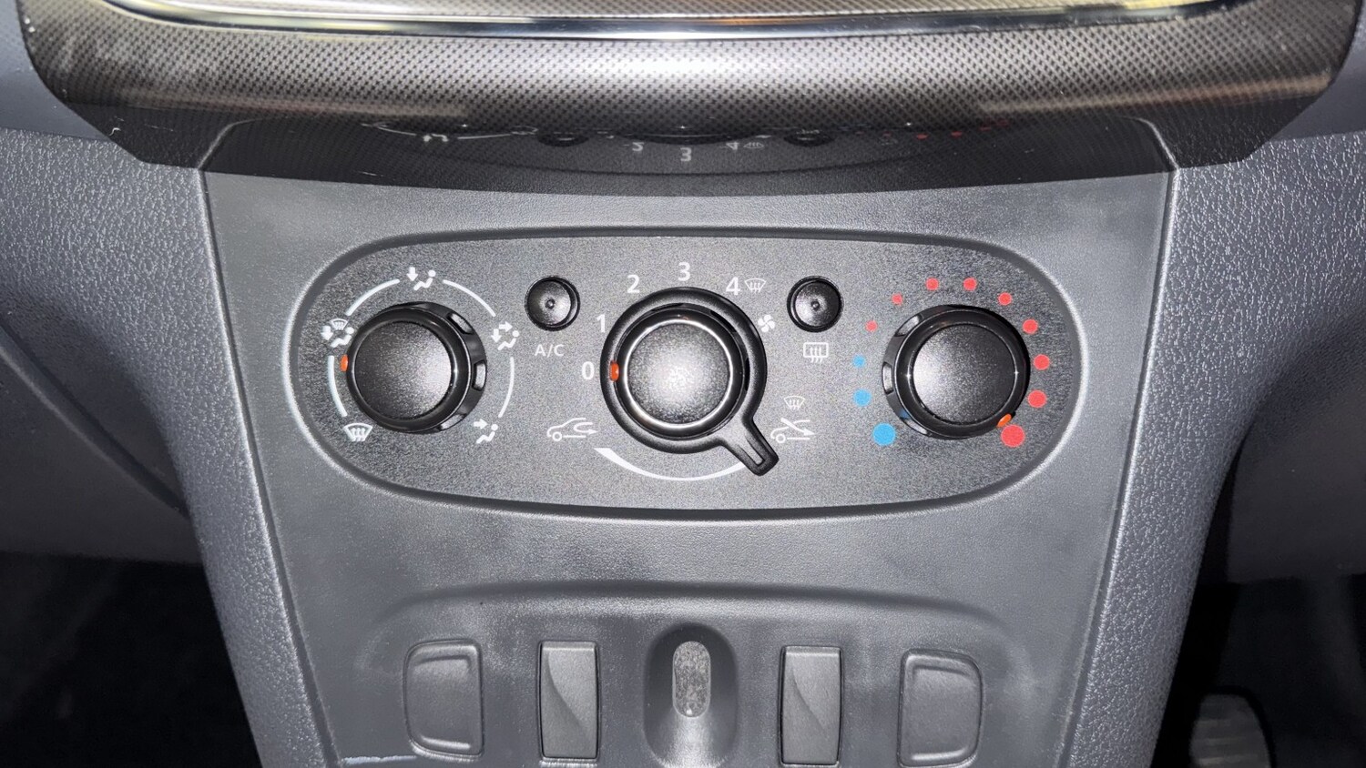 Used Dacia Sandero Stepway 2017 for sale - 77400063: Photo 24