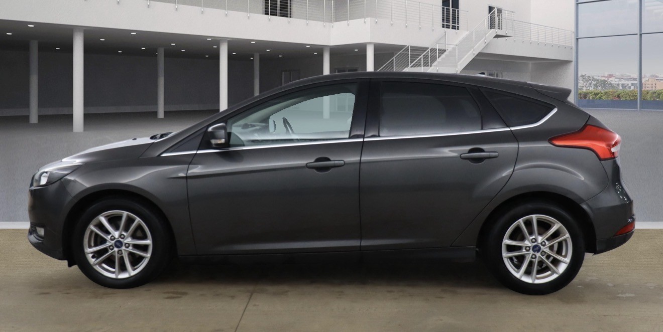 Used Ford Focus 2015 for sale - 76941810: Photo 9
