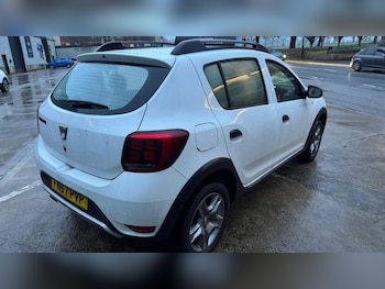 Used Dacia Sandero Stepway 2017 for sale - 77385368: Photo
