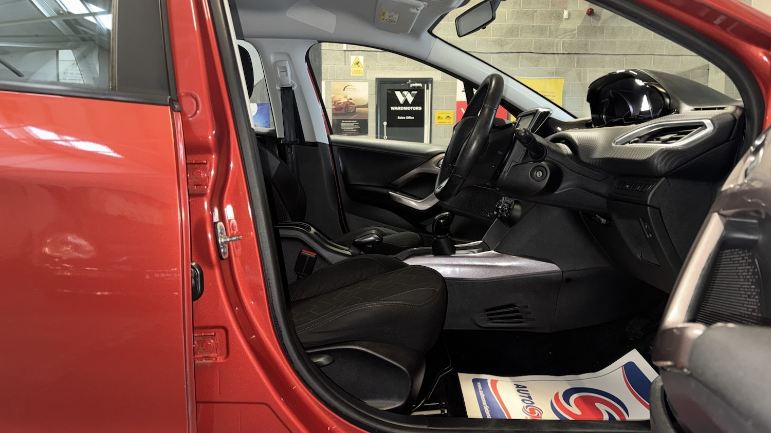 Used Peugeot 2008 2015 for sale - 77536042: Photo 11