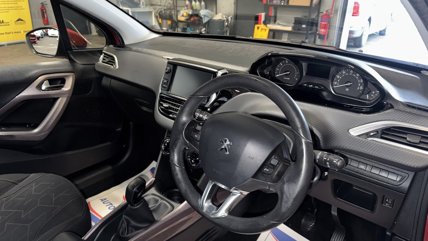 Used Peugeot 2008 2015 for sale - 77536042: Photo 12