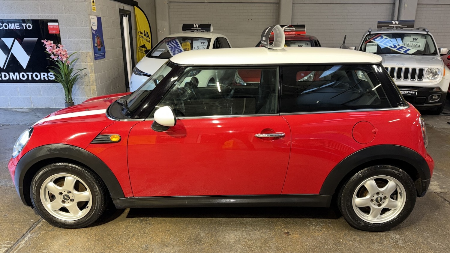 Used MINI Hatch 2010 for sale - 77465636: Photo 2
