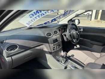 Used Ford Focus 2010 for sale - 79234800: Photo