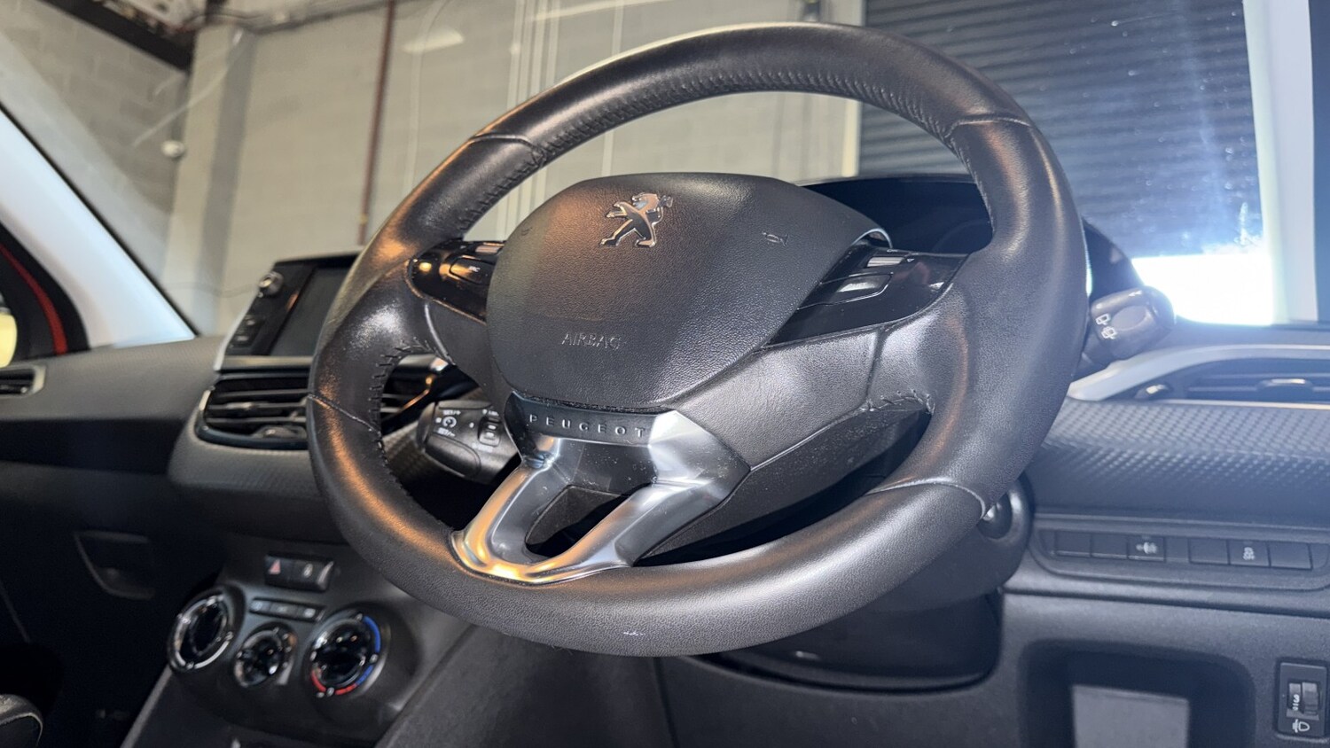 Used Peugeot 208 2016 for sale - 76673294: Photo 21