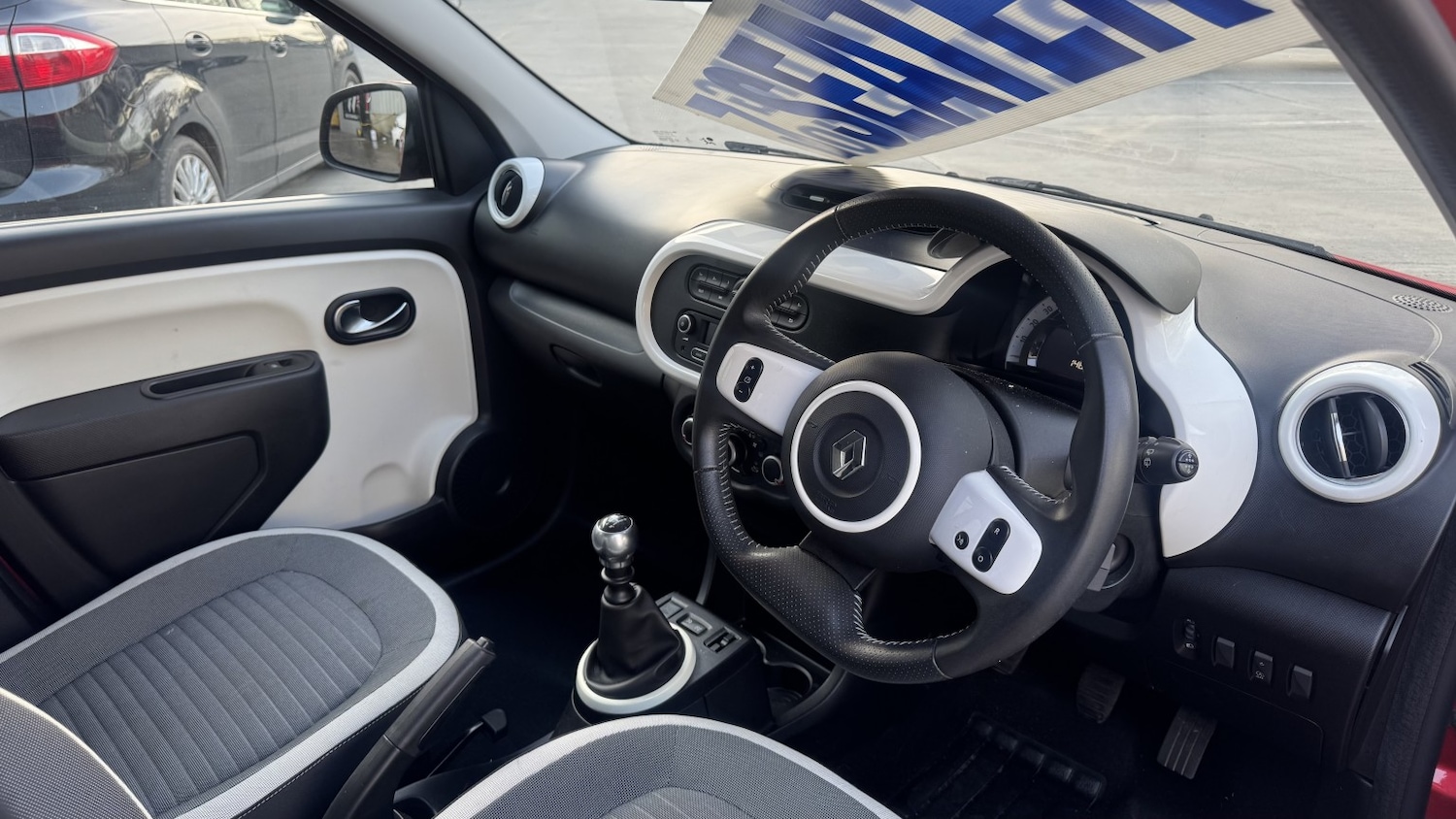 Used Renault Twingo 2016 for sale - 77938161: Photo 5