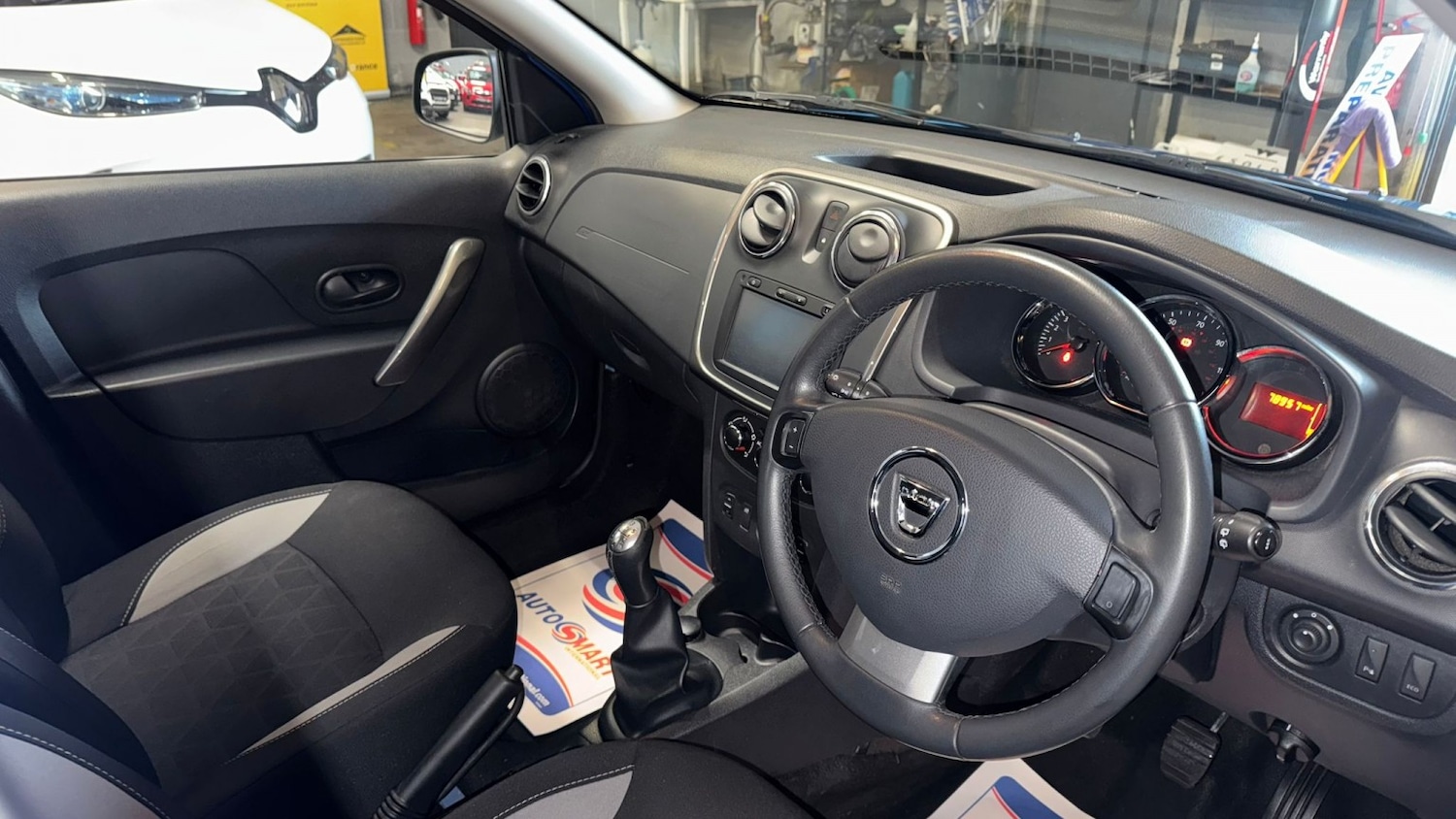 Used Dacia Sandero Stepway 2015 for sale - 77107688: Photo 12