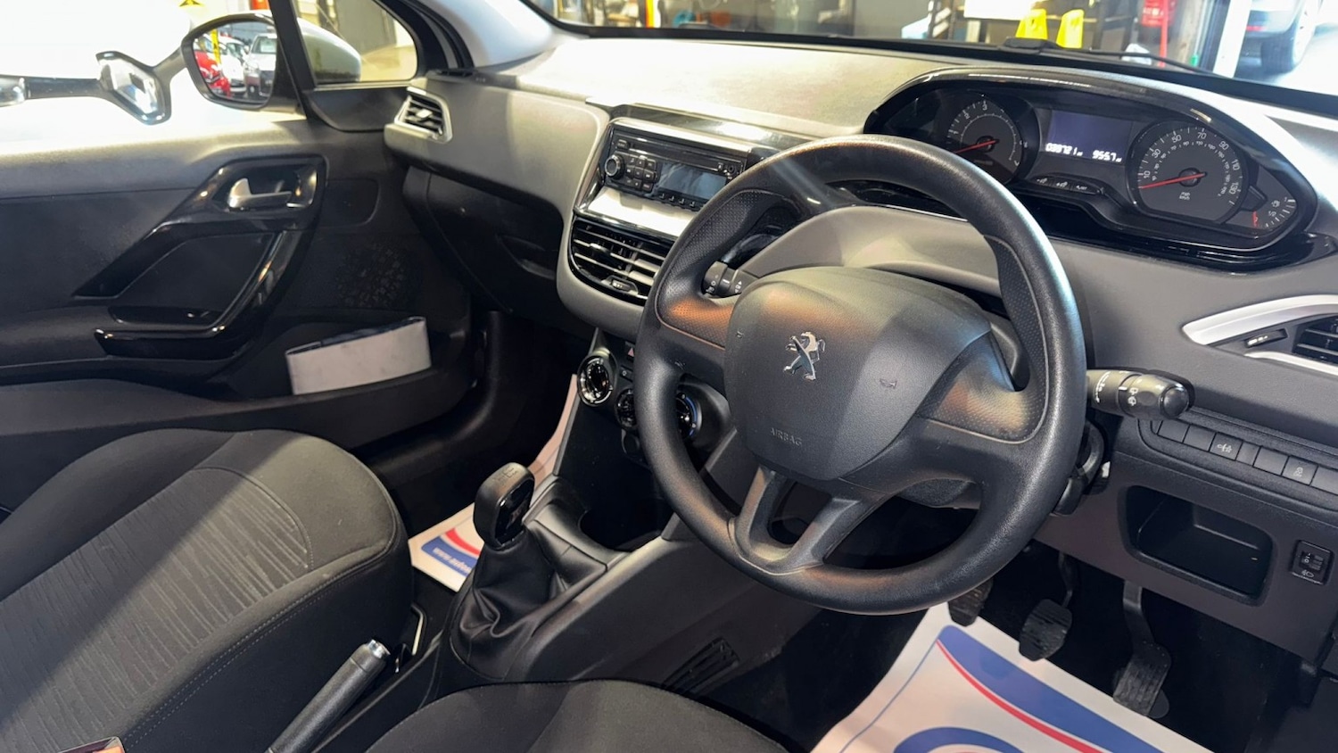 Used Peugeot 208 2013 for sale - 77289177: Photo 12