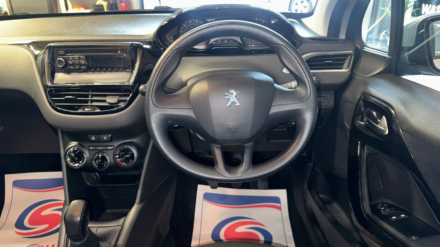 Used Peugeot 208 2013 for sale - 77289177: Photo 16