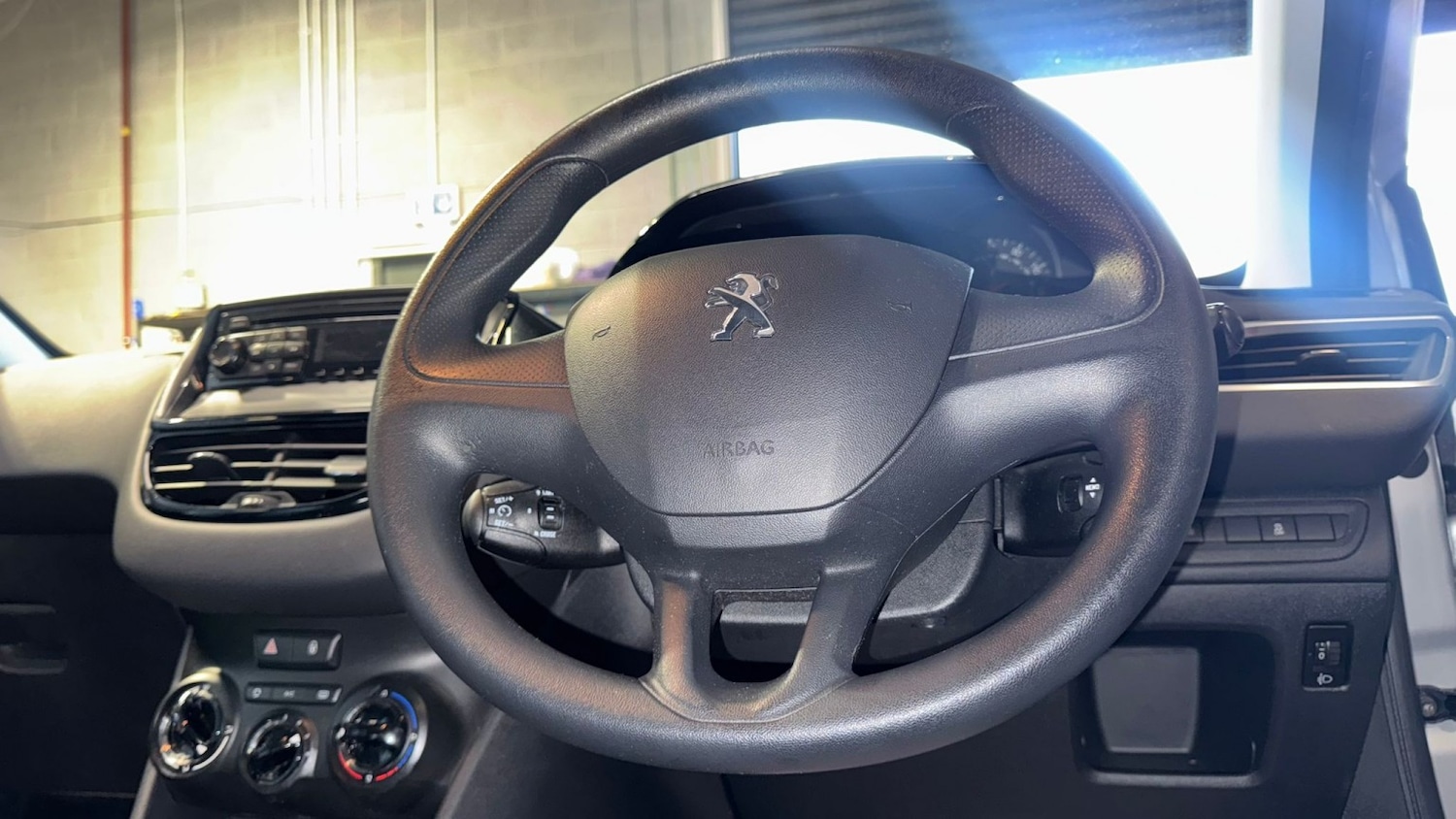 Used Peugeot 208 2013 for sale - 77289177: Photo 21