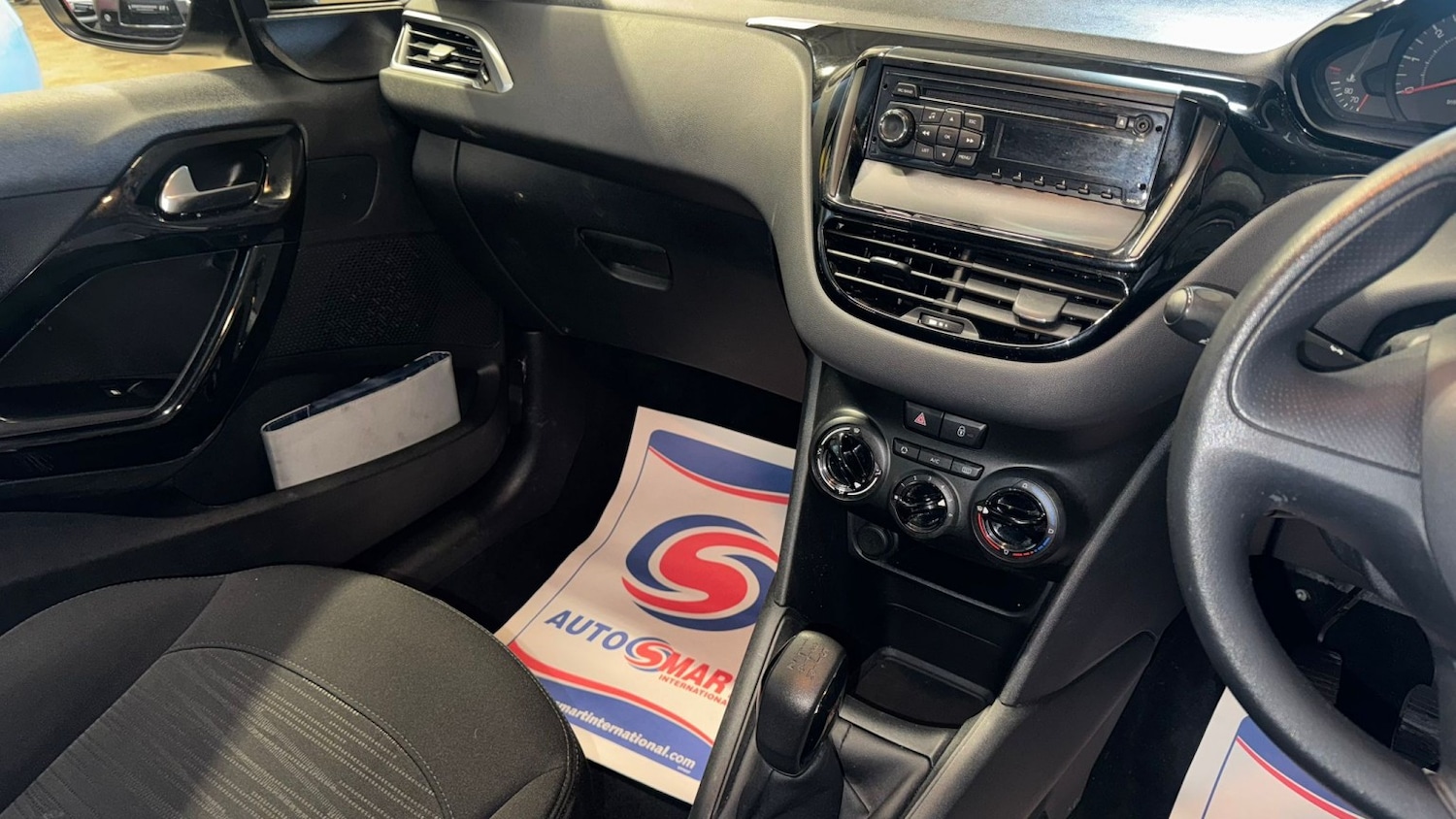 Used Peugeot 208 2013 for sale - 77289177: Photo 27