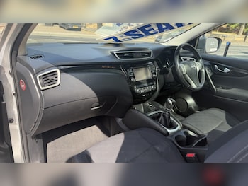 Used Nissan Qashqai 2015 for sale - 79507802: Photo