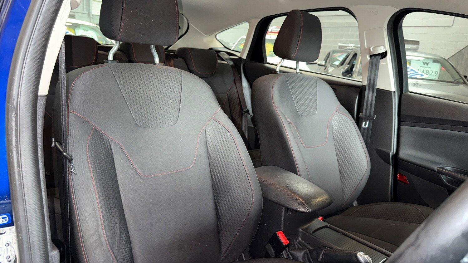 Used Ford Focus 2015 for sale - 76673309: Photo 13