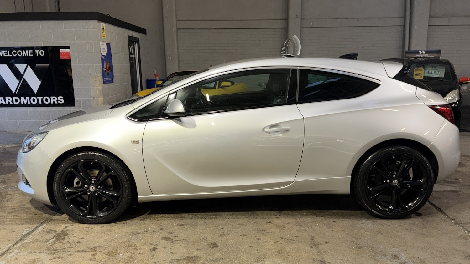 Used Vauxhall Astra GTC 2016 for sale - 77636927: Photo 2