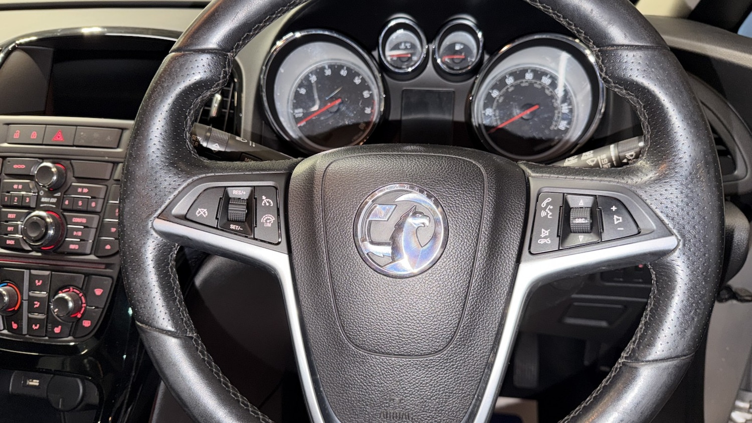 Used Vauxhall Astra GTC 2016 for sale - 77636927: Photo 23