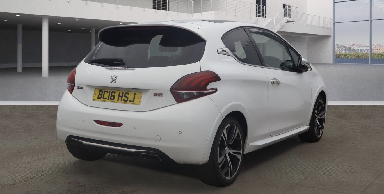 Used Peugeot 208 2016 for sale - 77478139: Photo 2