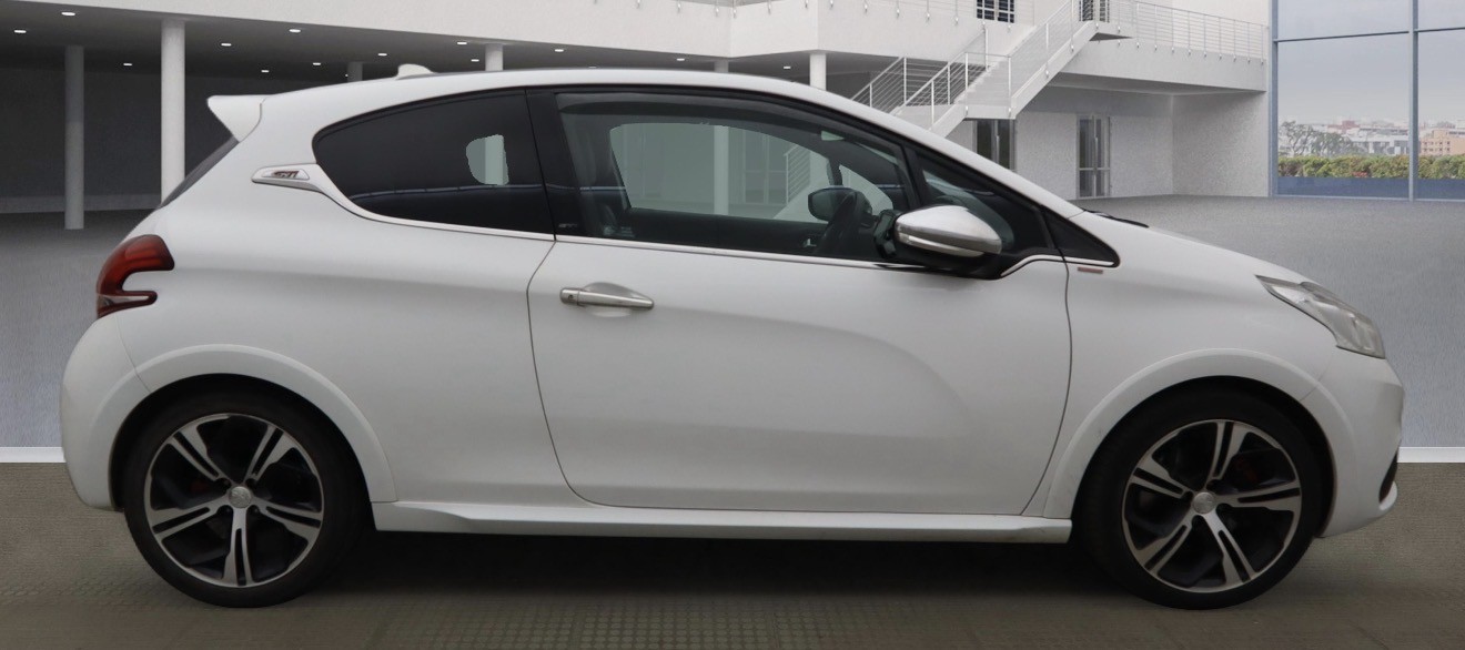 Used Peugeot 208 2016 for sale - 77478139: Photo 9