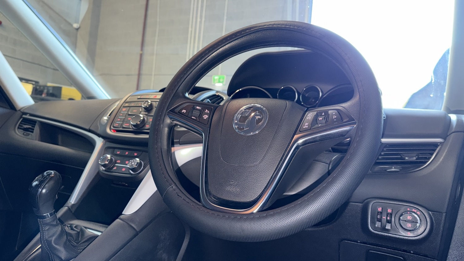 Used Vauxhall Zafira 2013 for sale - 76673288: Photo 23